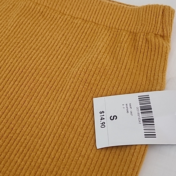 NWT Forever 21 Ribbed Midi Skirt - Picture 6 of 8